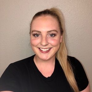 Meet your Posher, Abby